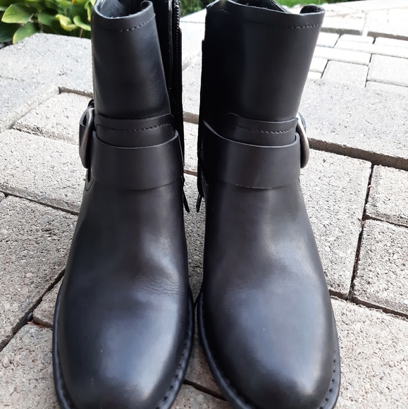 Ugg black leather boots - Picture 2 of 10